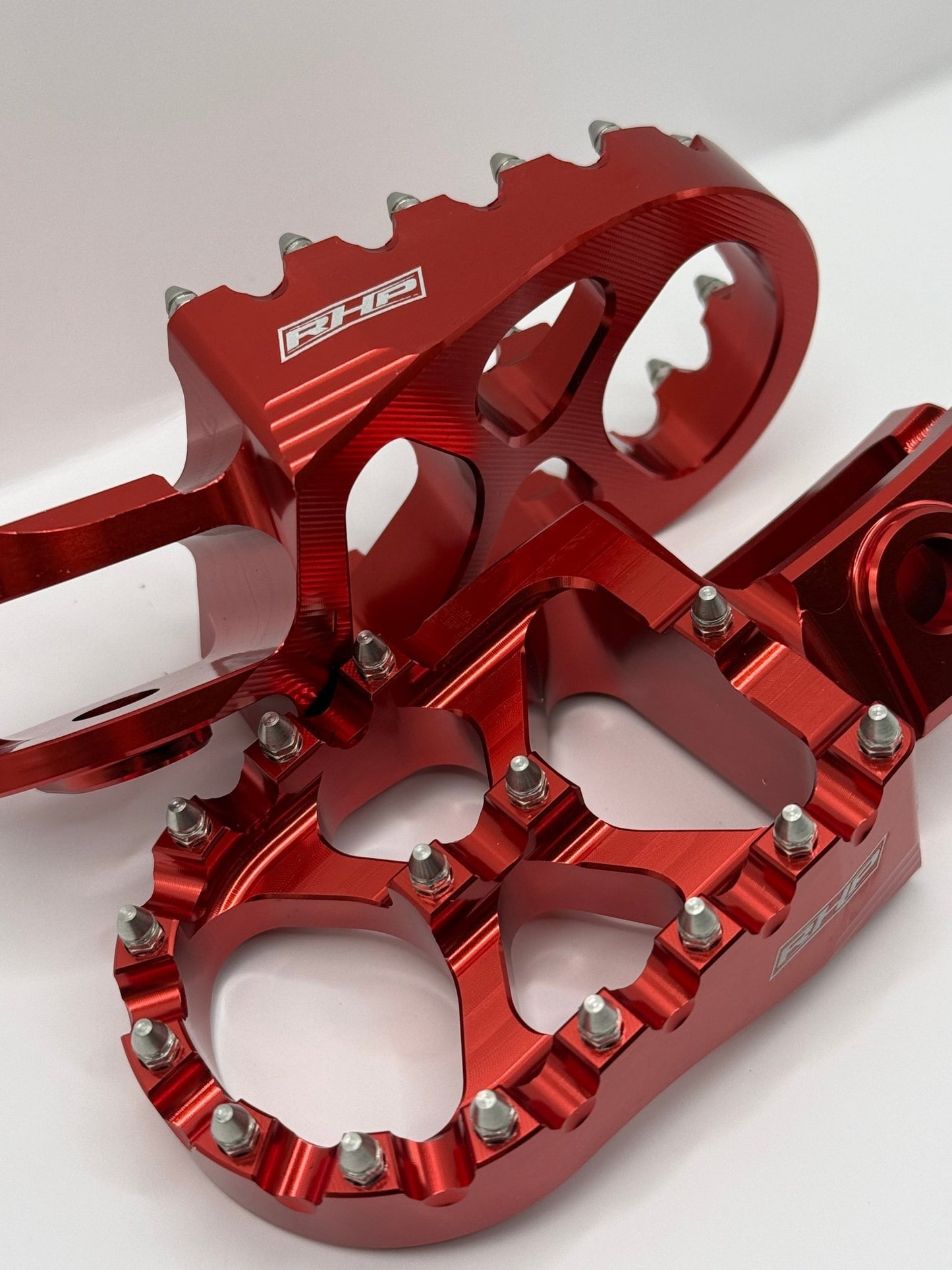RHP RED WIDE FOOTPEGS FOR BETA RR 200 250 300 350 390 430 4T 2020 - 2025 - ACE Race Shop