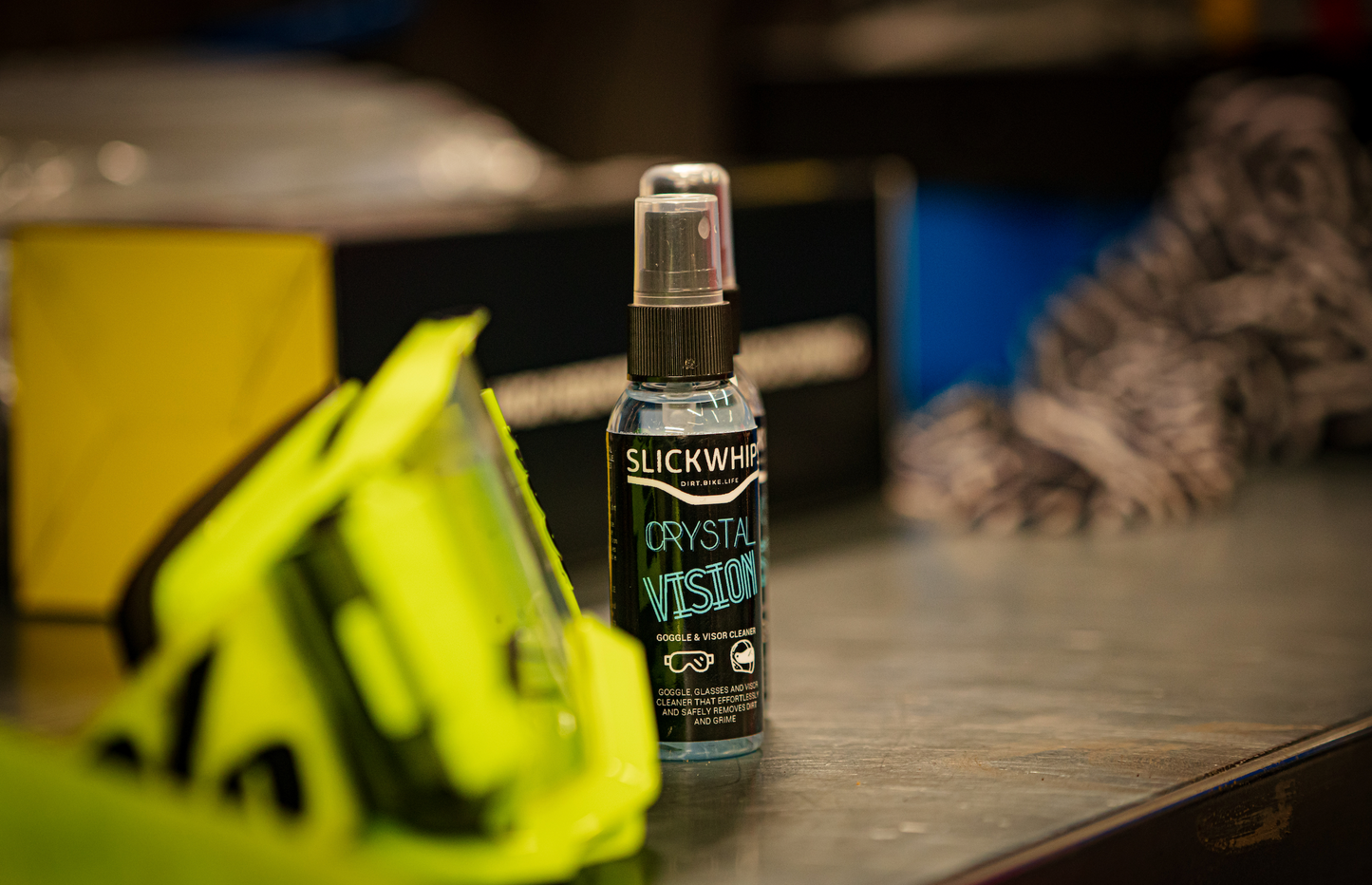 SLICKWHIPS CRYSTAL VISION - GOGGLE, HELMET AND VISOR CLEANER 60ML