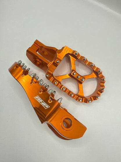 RHP ORANGE WIDE FOOTPEGS TO FIT KTM SX SXF EXC TPI EXCF 125-450 2016-2023