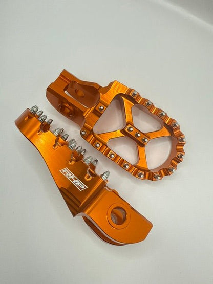 RHP ORANGE WIDE FOOTPEGS TO FIT KTM SX SXF EXC TPI EXCF 125 - 450 2016 - 2023 - ACE Race Shop