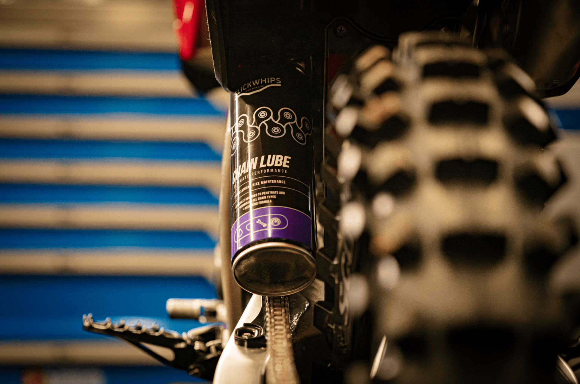 SLICKWHIPS ALL WEATHER MOTORCYCLE CHAIN LUBE LUBRICANT 500ML - ACE Race Shop